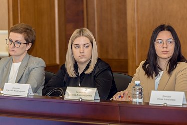 В Заксобе обсудили закон «О молодежной политике»